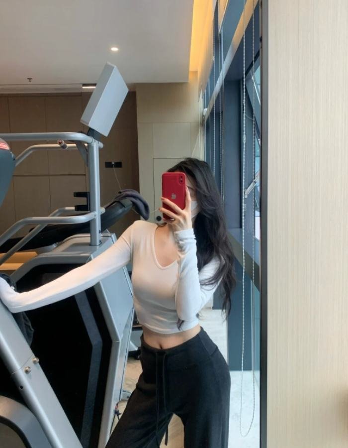 vóc dáng cân đối từ ảnh gái xinh tập gym dáng chuẩn